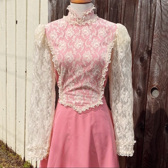 ✨FLASH SALE✨ 1970s Romantic Lace Princess Peach Maxi Dress - Picture 4 of 7
